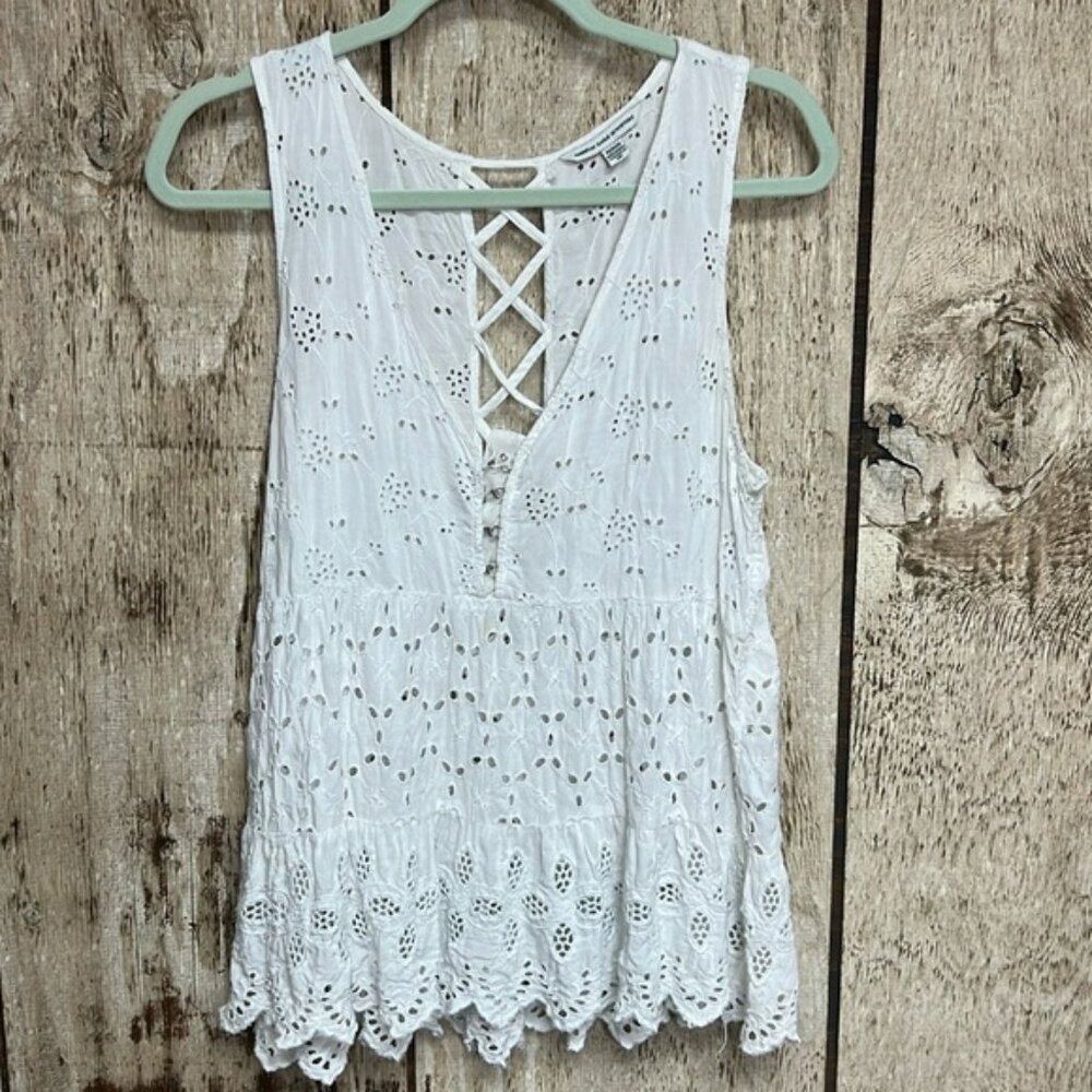 American Eagle White Eyelet Top size M